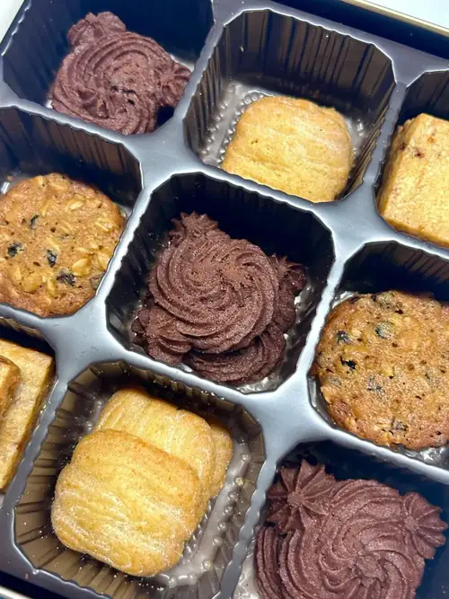 Wendy's Bakery Menu 2026: Every Sweet Treat Explained 7 6pc Cookie Party Pack Bakery 2026